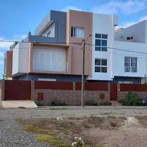 Nifa House Pensión